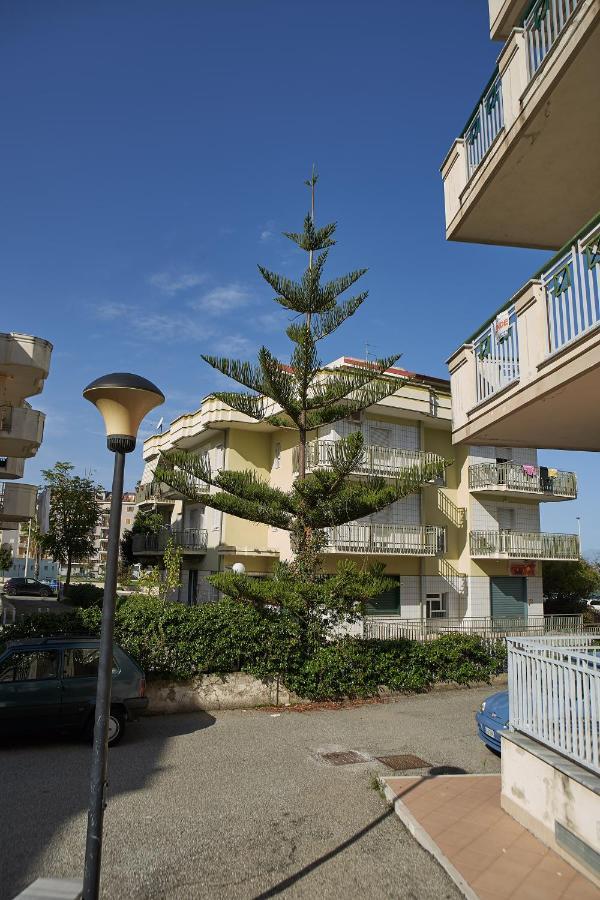 B&B Mary Grace Rossano Stazione Buitenkant foto