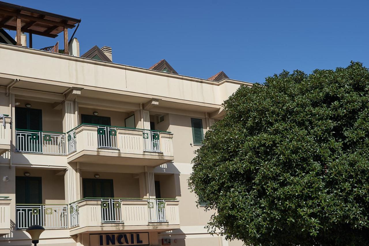 B&B Mary Grace Rossano Stazione Buitenkant foto
