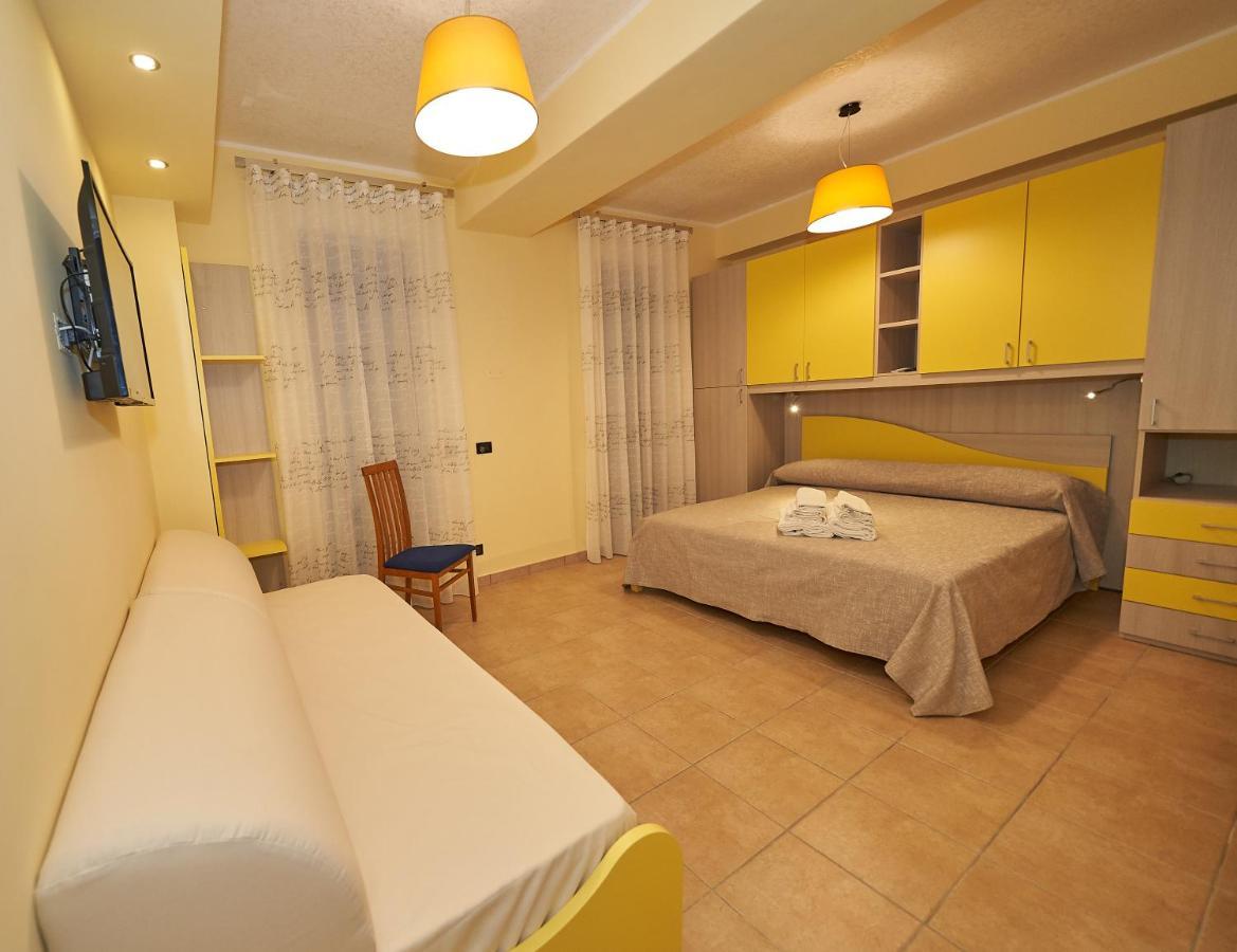 B&B Mary Grace Rossano Stazione Buitenkant foto